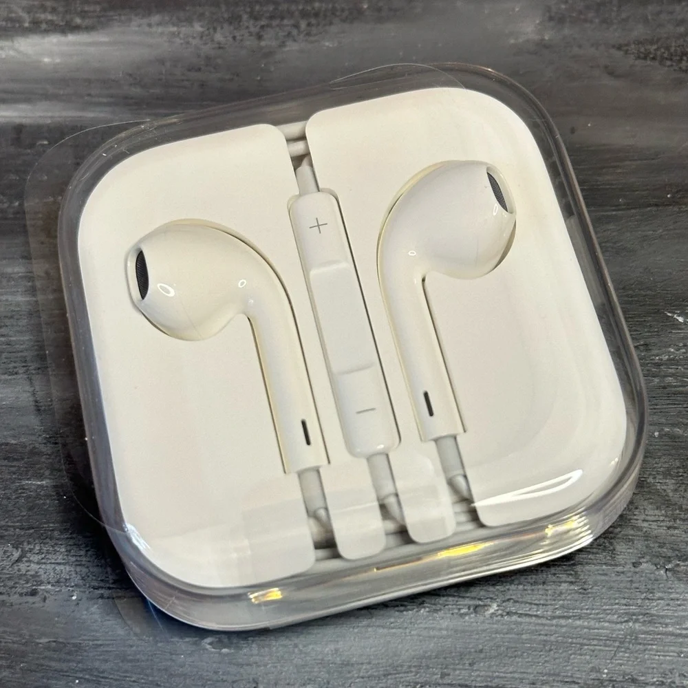 Genuine OEM Apple 3.5mm jack wired iPhone EarPods